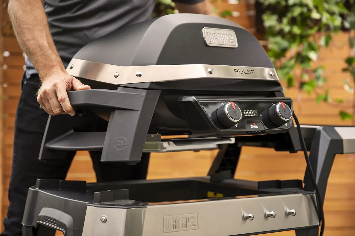 Barbecue weber en acier noir 112 x 65 vue 4