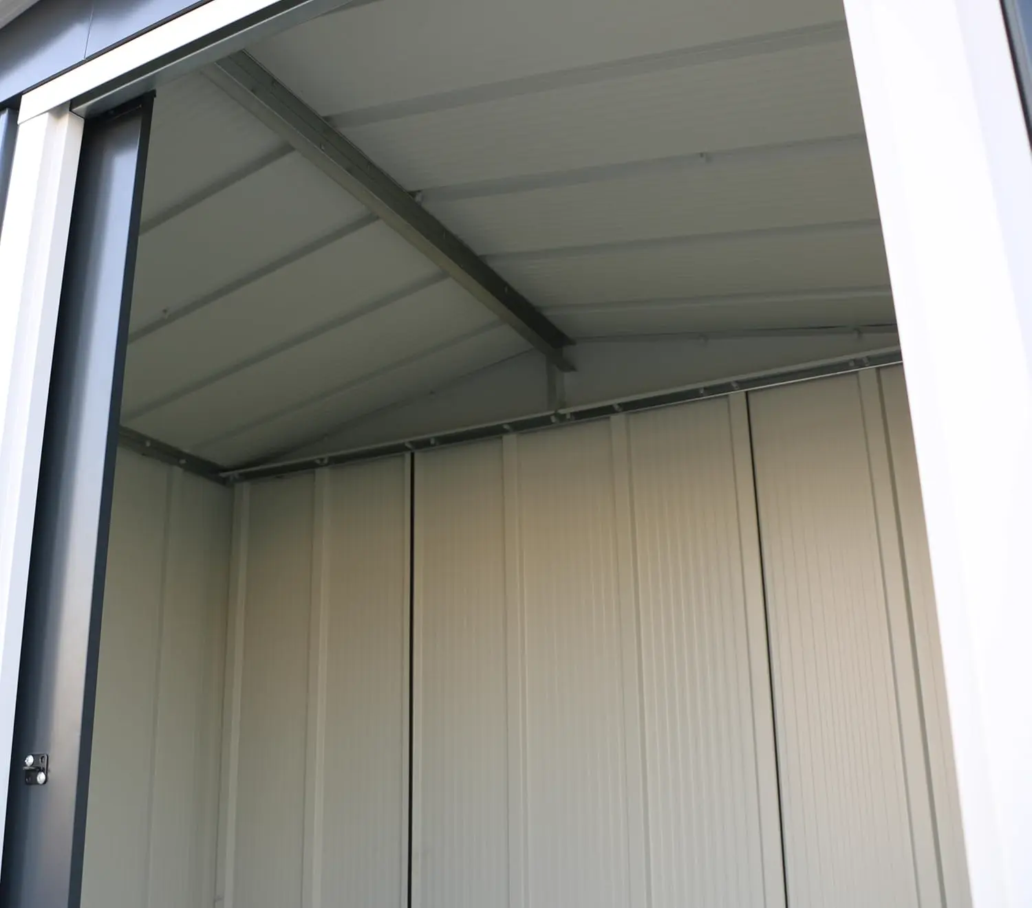 Abri de jardin en métal en acier anthracite 1,56 m² vue 6