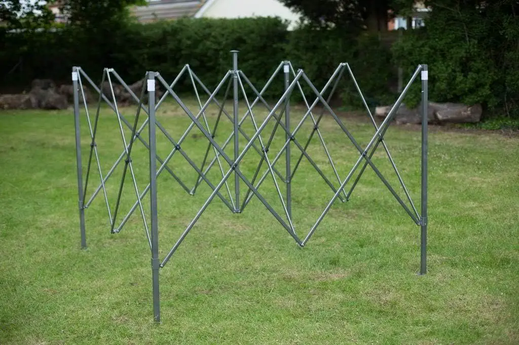 Tonnelle en métal noir 3x3m vue 2