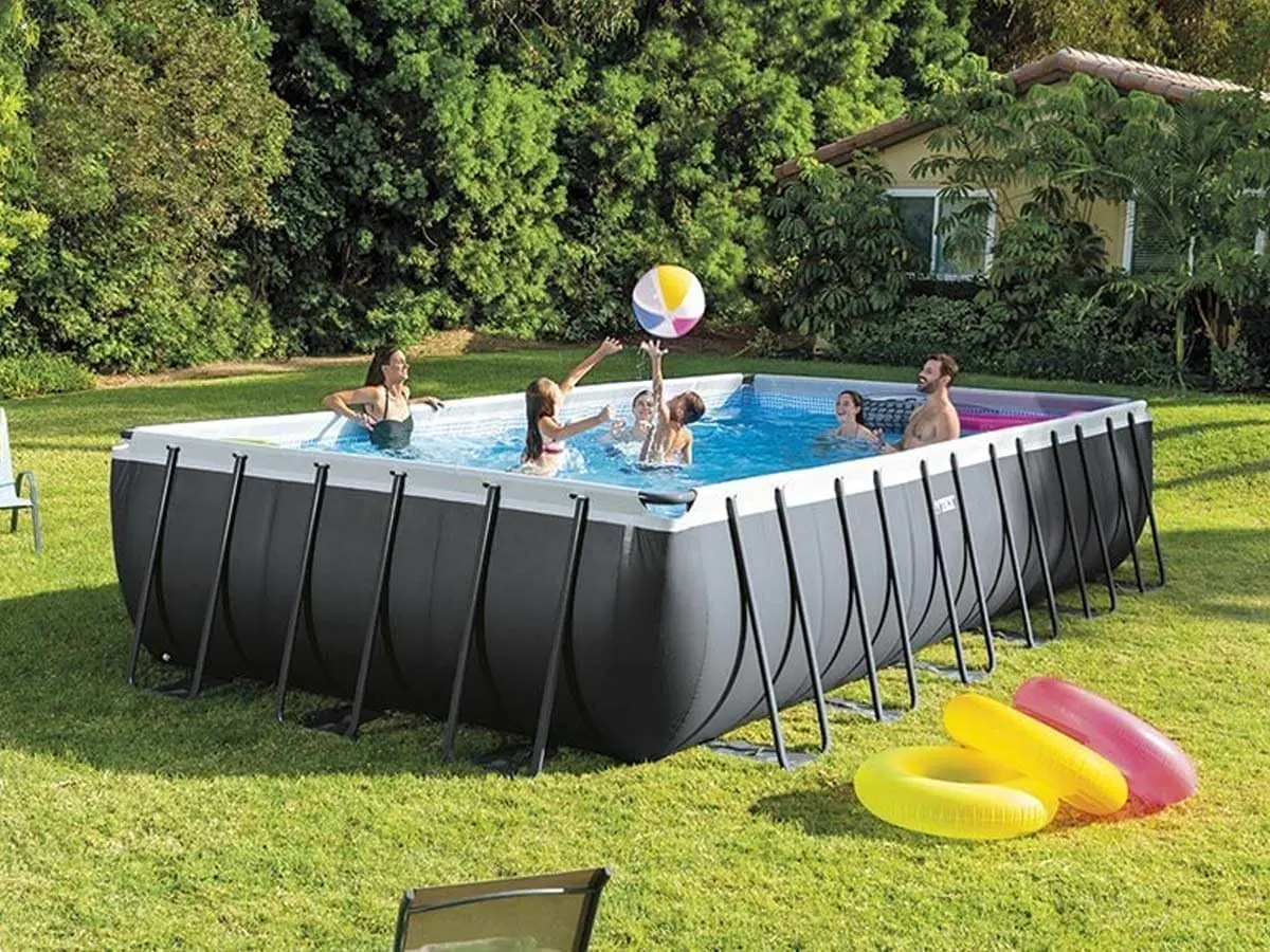 Piscine hors sol gris vue 2
