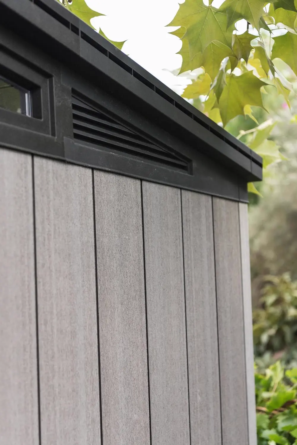 Abri de jardin en résine en bois naturel 7,4 m² vue 6