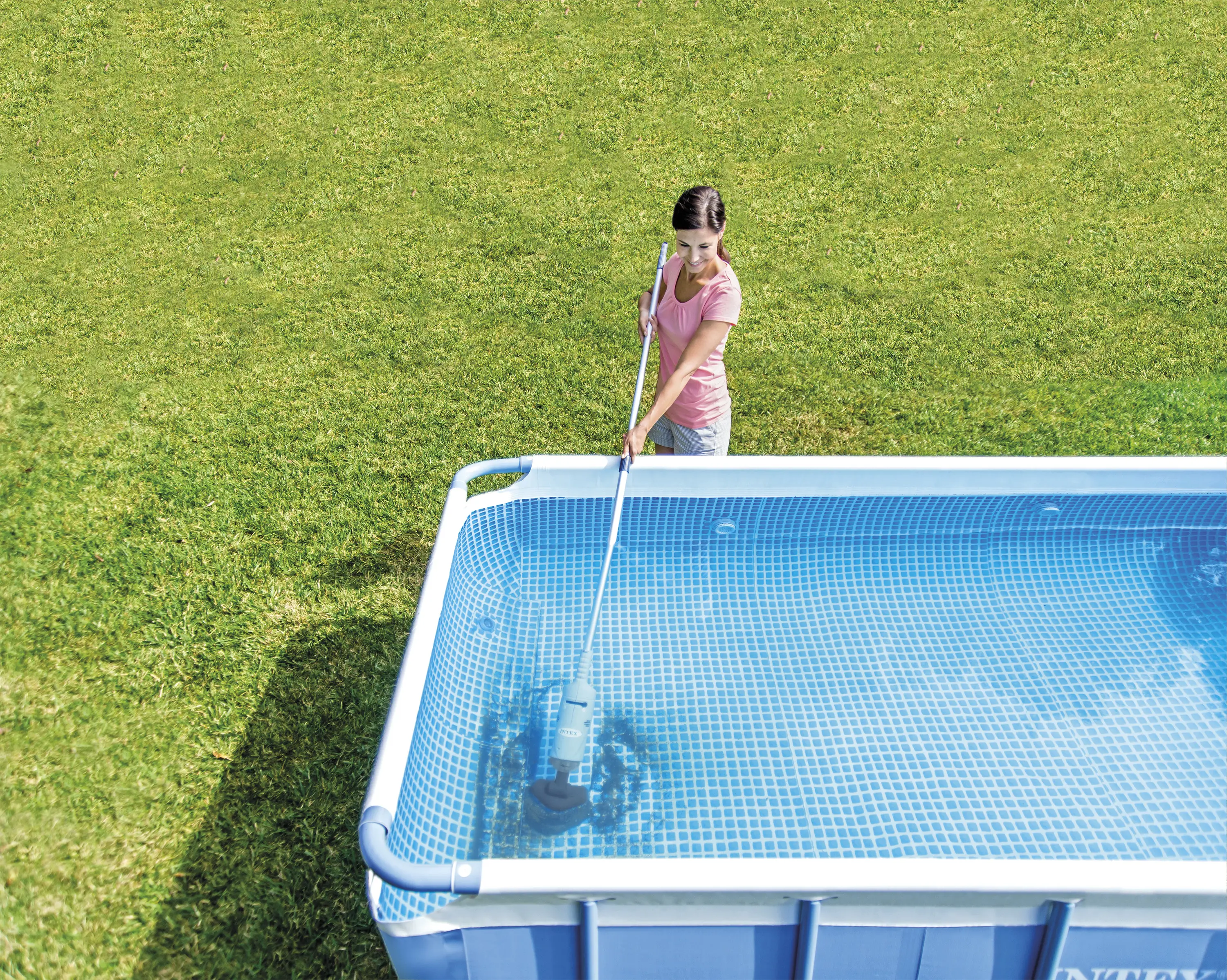 Robot piscine Intex robot aspirateur fond et parois zx300 — contenu détaillé 11
