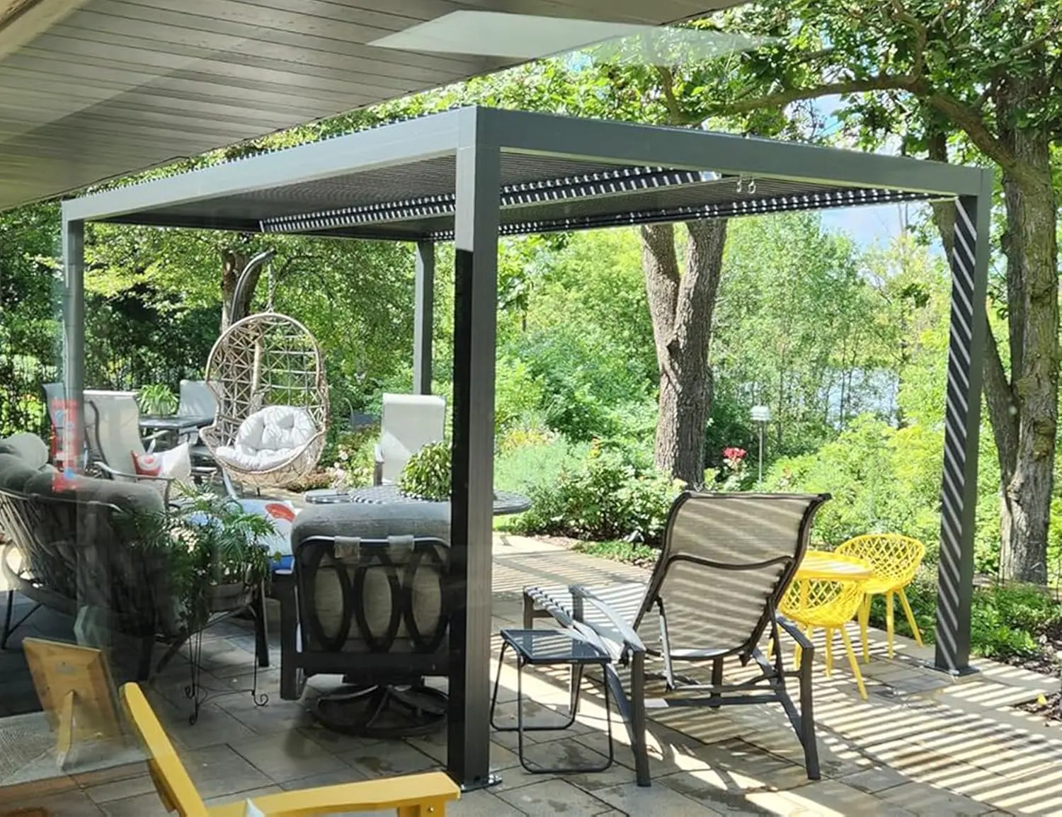 Pergola en aluminium gris 4,8 x 3 m vue 2
