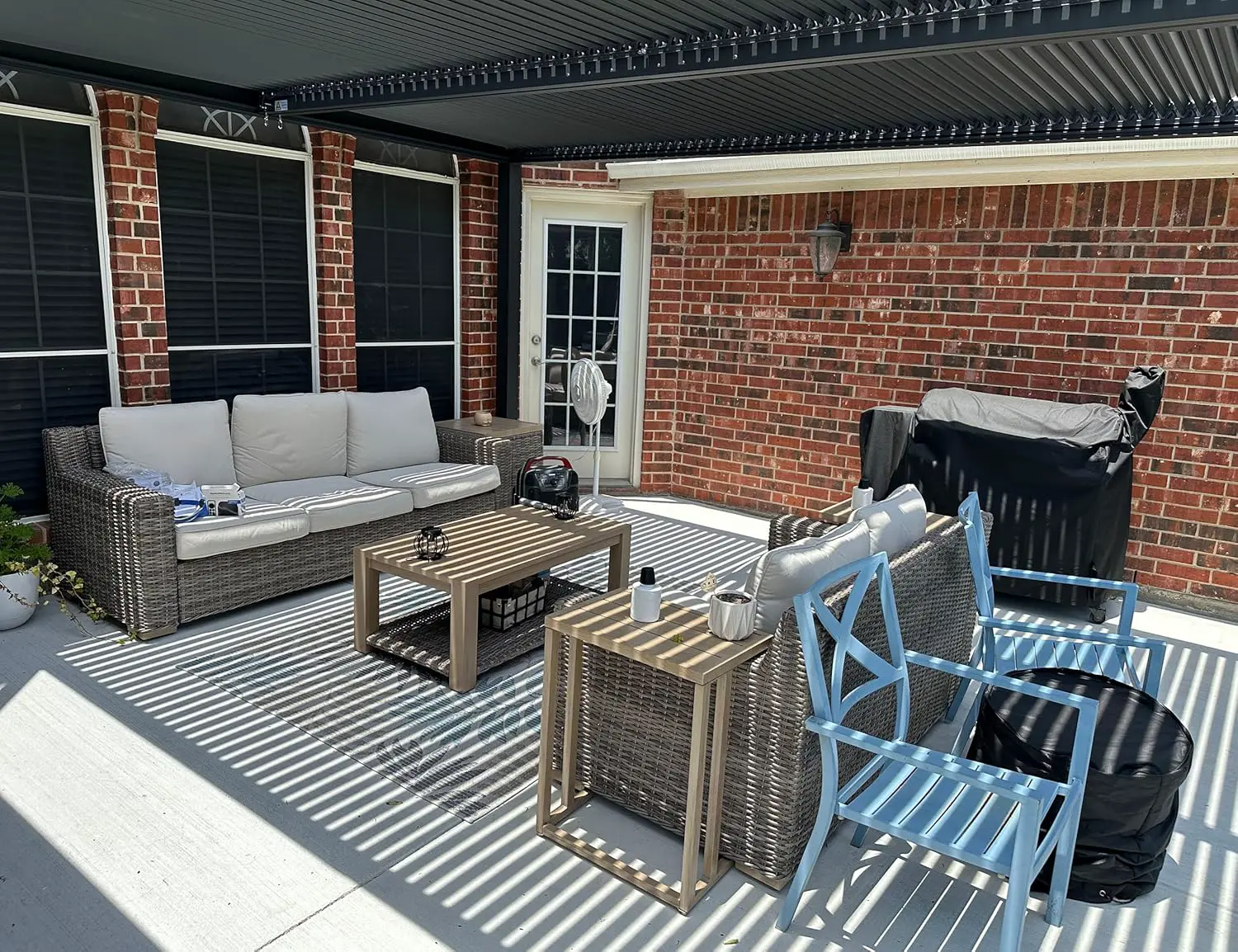 Pergola en aluminium gris 4,8 x 3 m vue 3