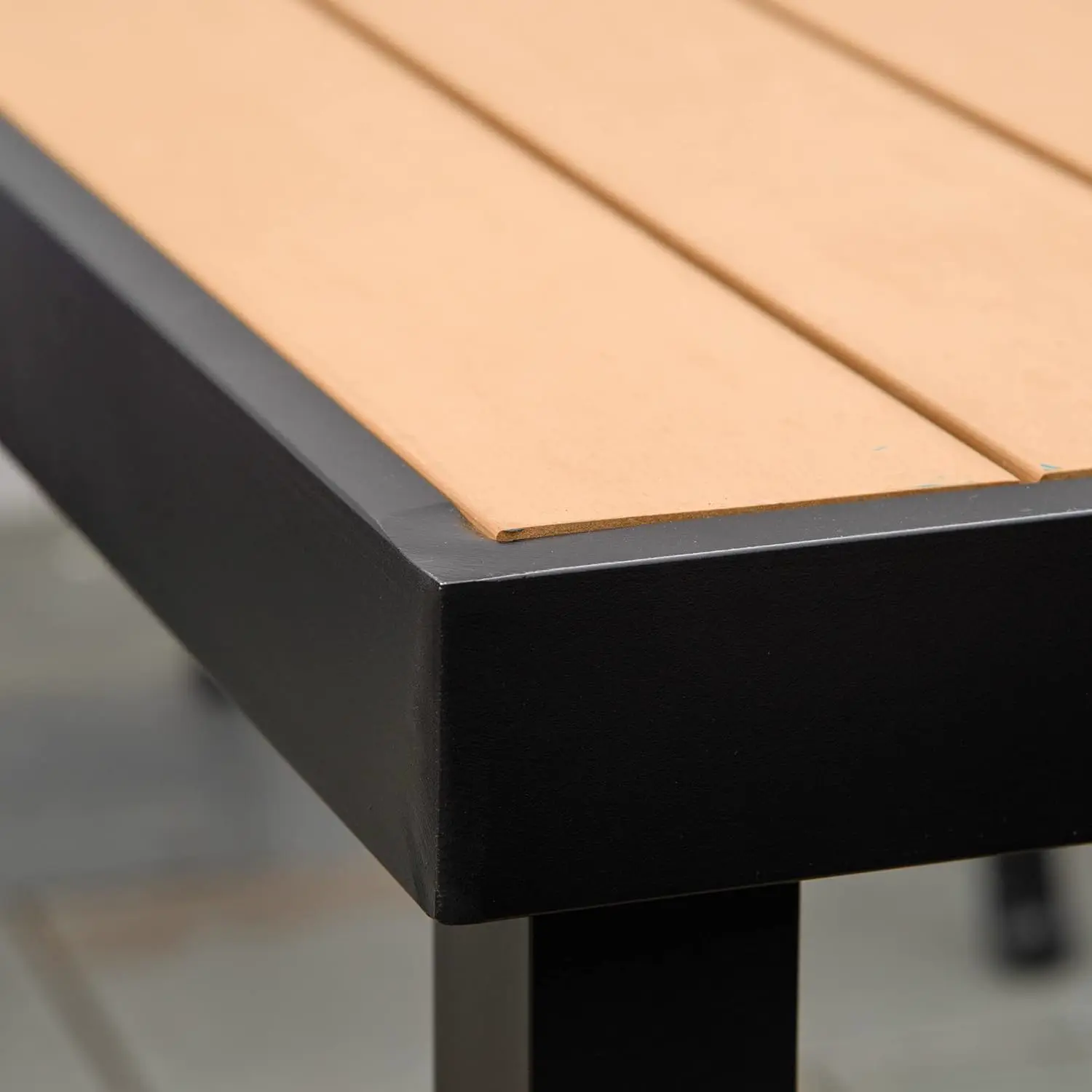 Table de jardin 6 places en aluminium naturel 90 x 74 cm vue 7