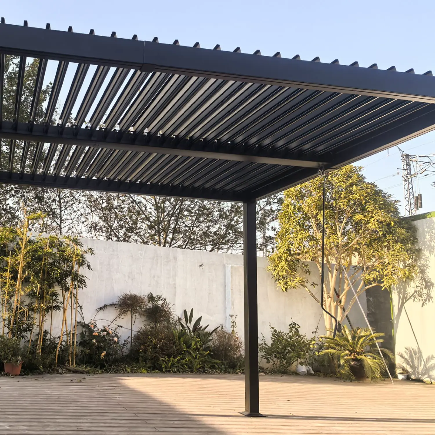 Pergola en aluminium gris 12m² vue 5