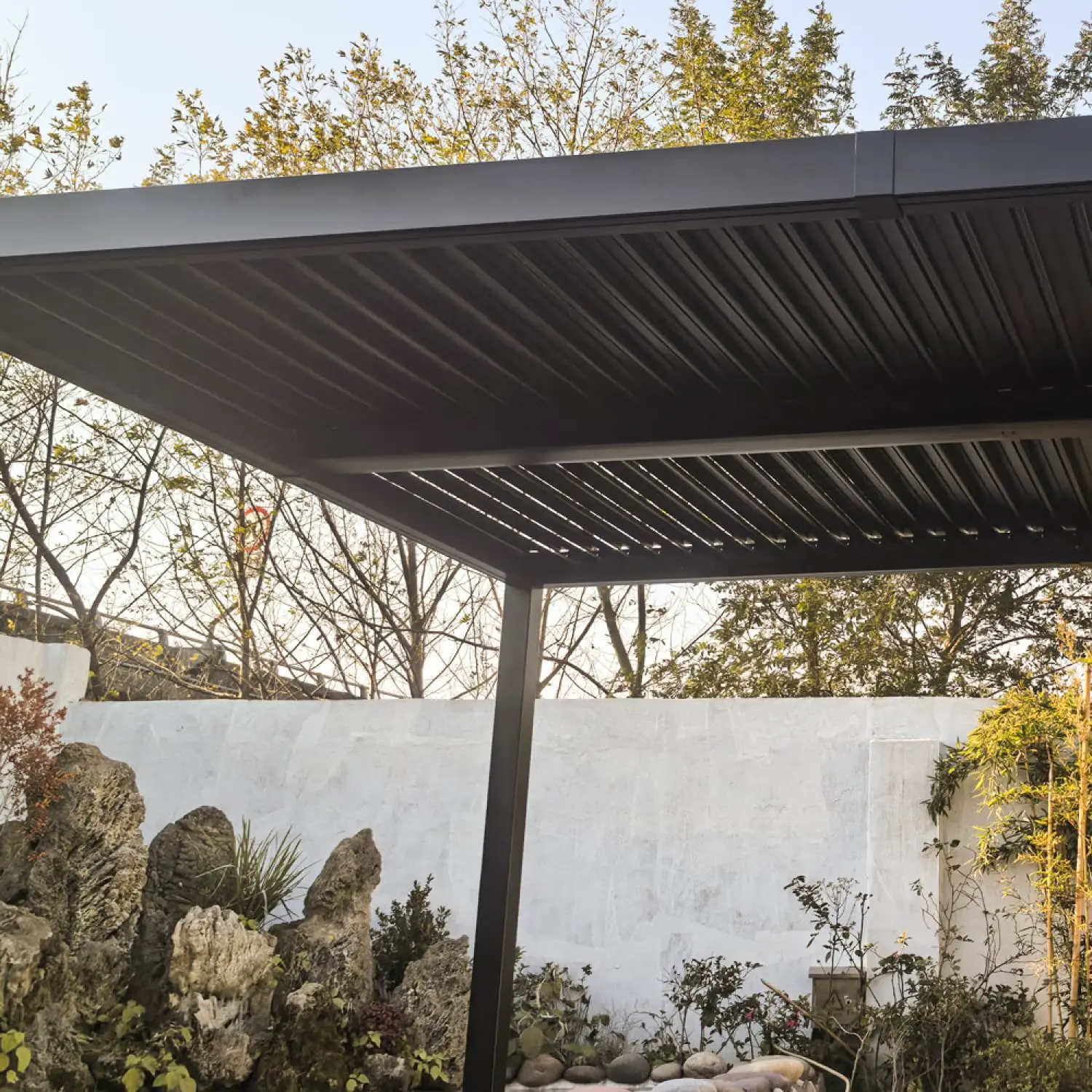 Pergola en aluminium gris 12m² vue 6