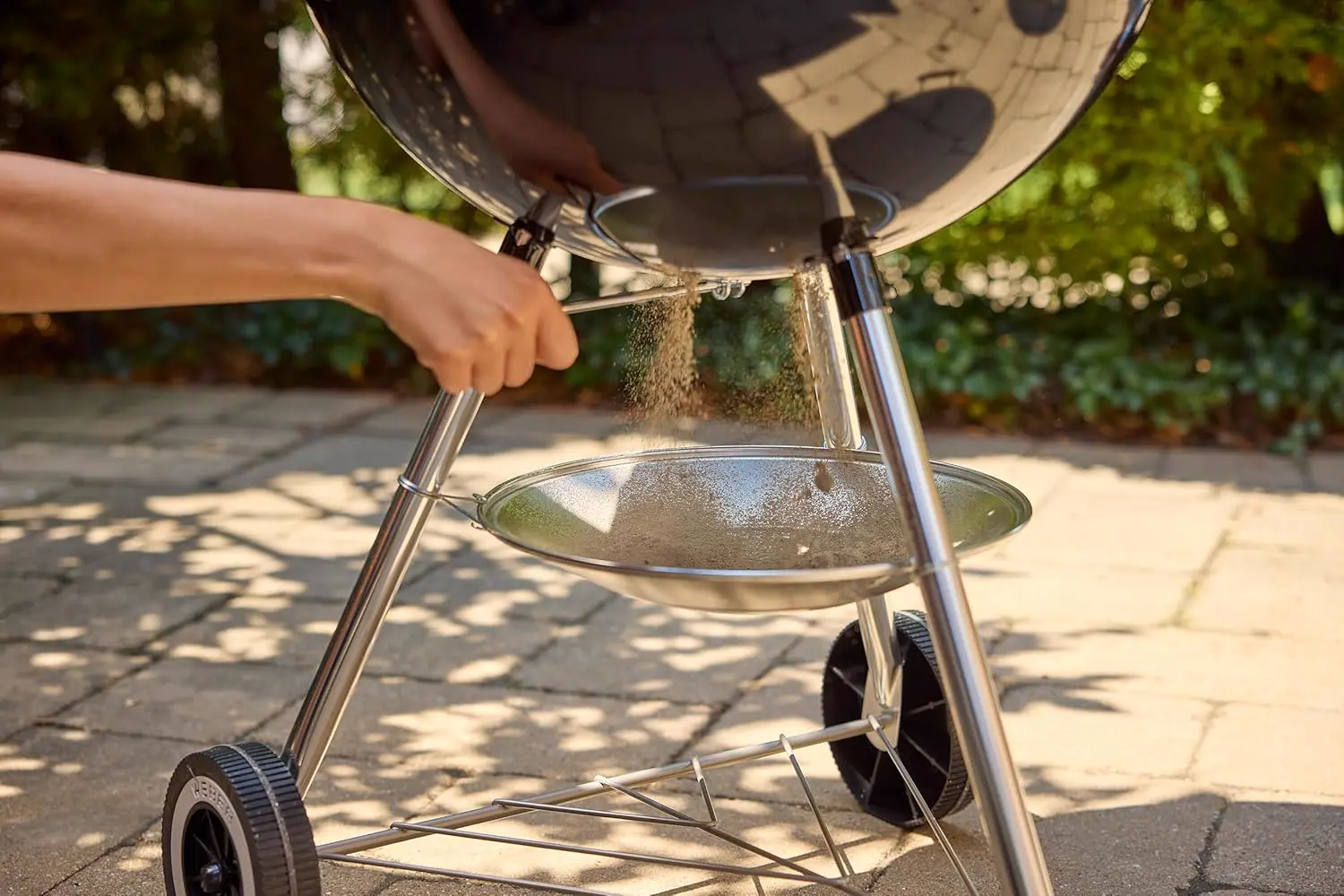 Barbecue weber en acier noir vue 21