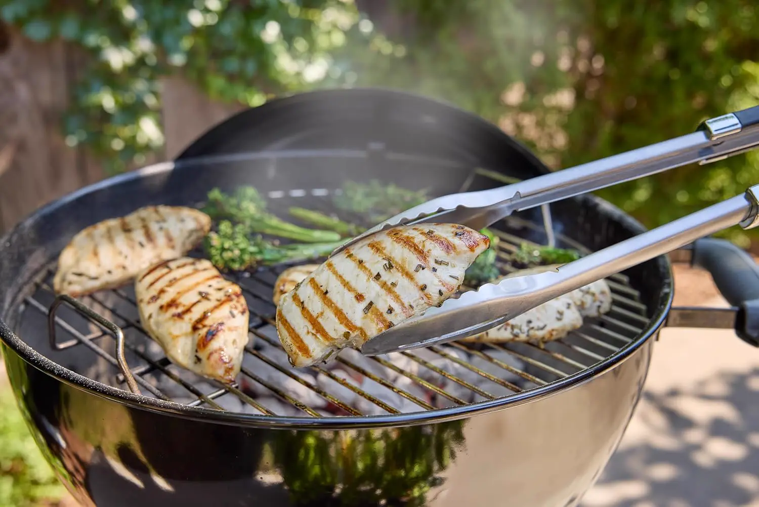 Barbecue weber en acier noir vue 16