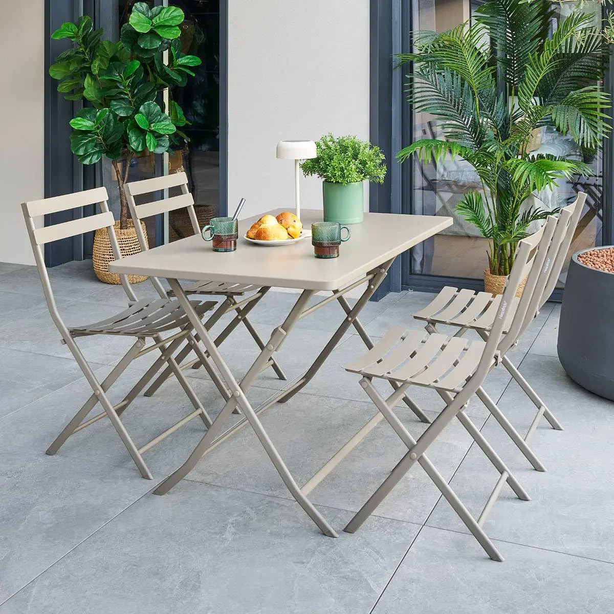 Table de jardin 4 places en acier 70 x 70 vue 2