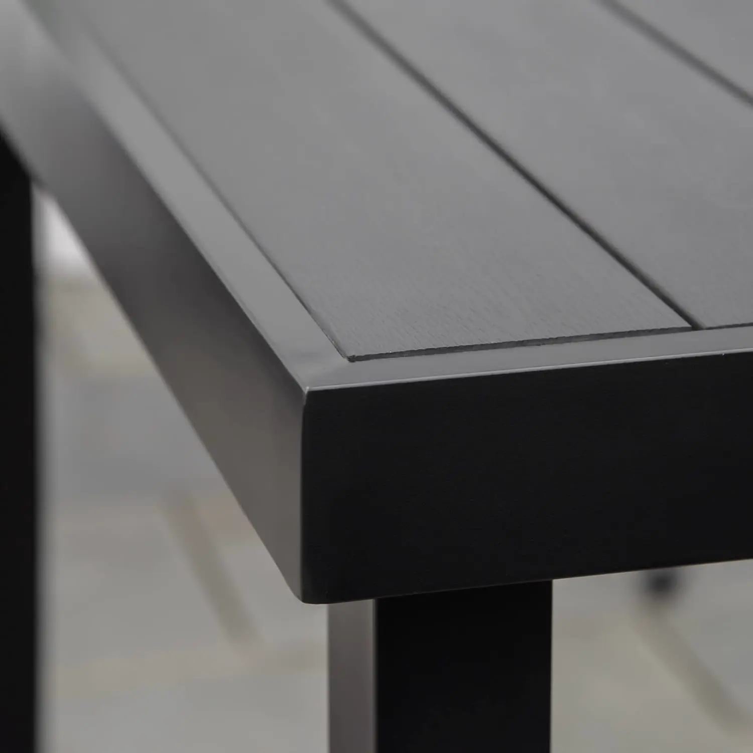 Table de jardin 6 places en aluminium noir 90 x 74 cm vue 7