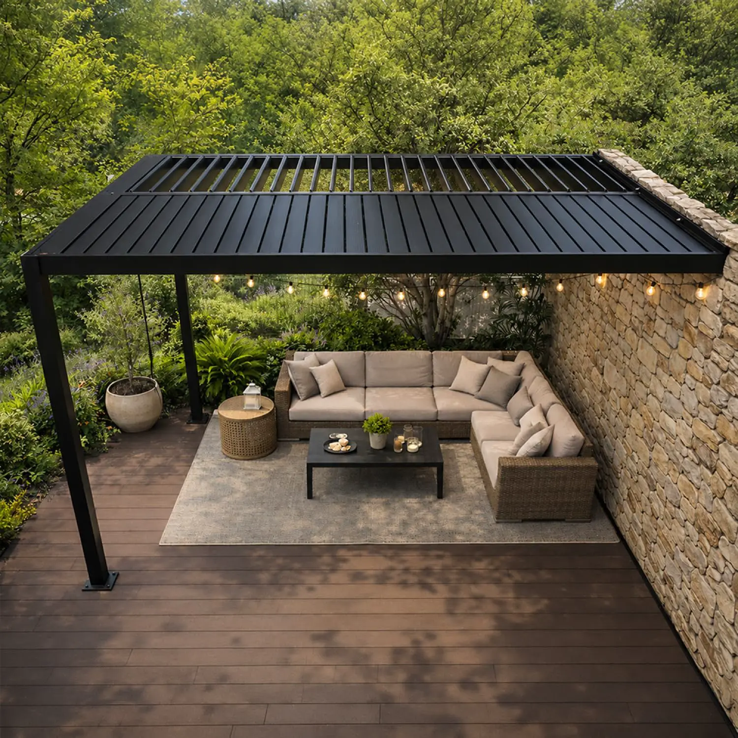 Pergola en acier noir 12 m² adossée vue 6